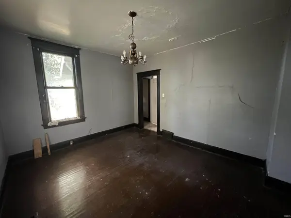 732 E Gum ST, Evansville, IN 47713