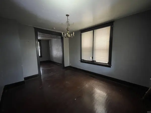 732 E Gum ST, Evansville, IN 47713