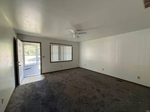 932 S Elliott ST, Evansville, IN 47713