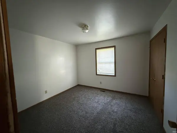 932 S Elliott ST, Evansville, IN 47713