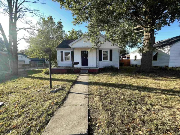 721 Adams AVE