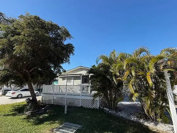 2100 Doud St #61, Sarasota, FL 34231-6804