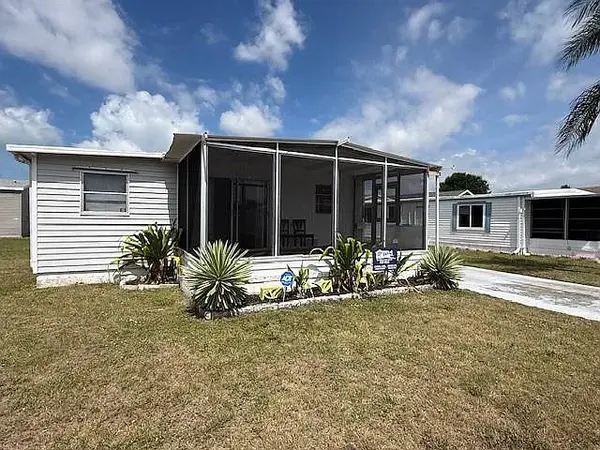 3827 Rhine St, Sarasota, FL 34234-5444