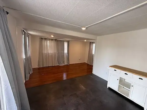 3827 Rhine St, Sarasota, FL 34234-5444