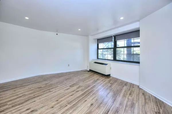 25 Grand Street #APT 158, Norwalk, CT 06851