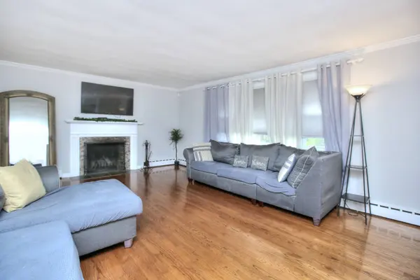 52 Live Oak Lane, Meriden, CT 06450