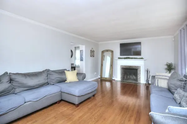 52 Live Oak Lane, Meriden, CT 06450