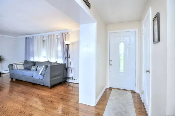 52 Live Oak Lane, Meriden, CT 06450