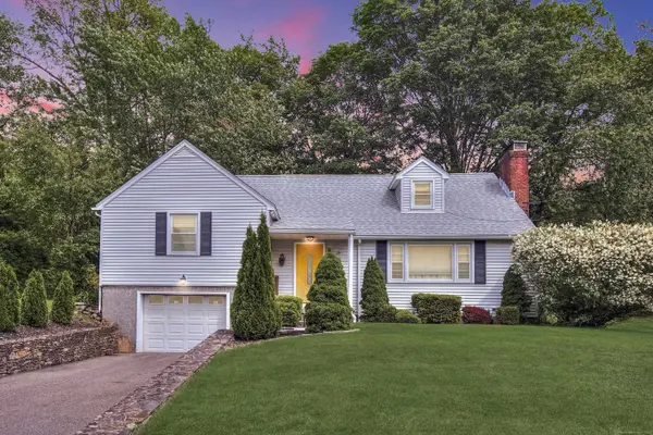 52 Live Oak Lane, Meriden, CT 06450