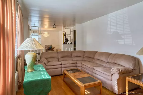 25 Lawncrest Road, New Haven, CT 06515