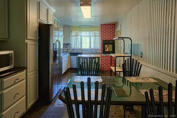 25 Lawncrest Road, New Haven, CT 06515