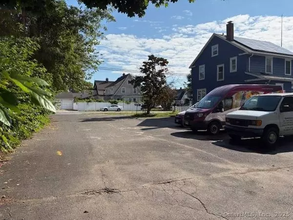 1213 Wood Avenue, Bridgeport, CT 06604