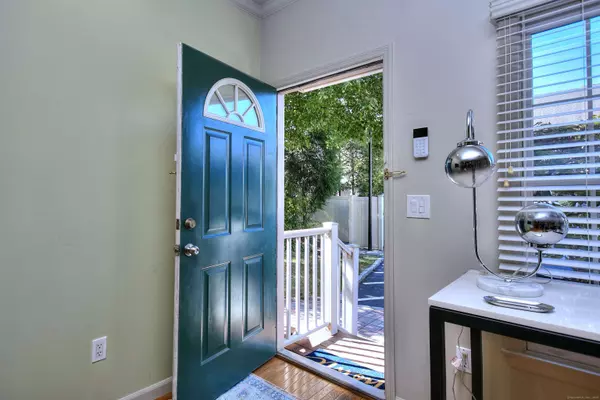 85 Locust Avenue #APT 516, New Canaan, CT 06840