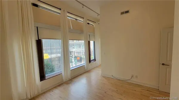 804 Chapel Street #201, New Haven, CT 06510