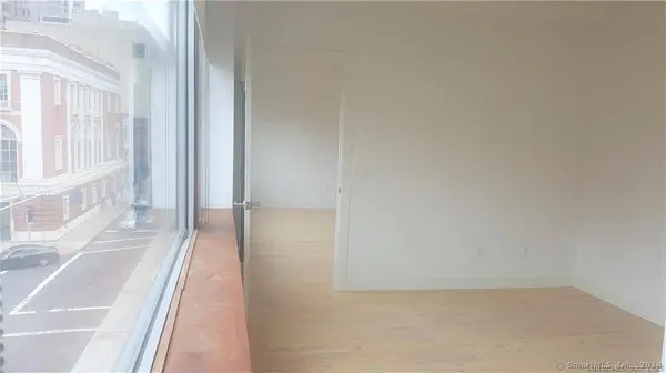 804 Chapel Street #302, New Haven, CT 06510