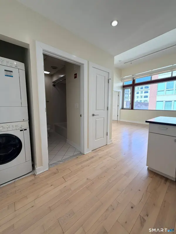 804 Chapel Street #302, New Haven, CT 06510
