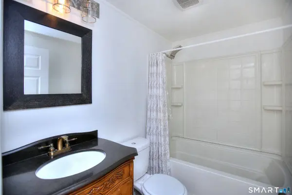 6 Vernon Court, Milford, CT 06461