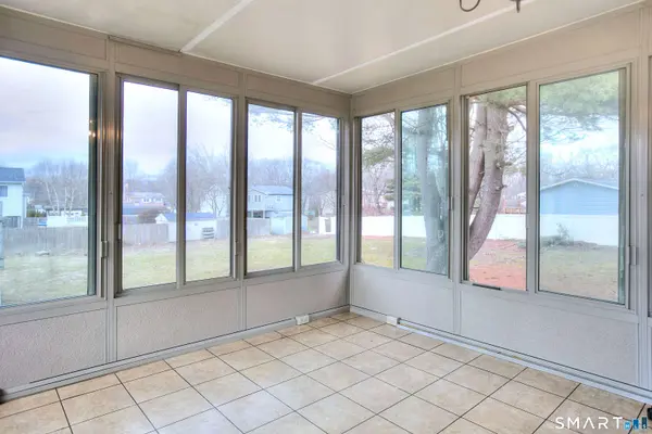 6 Vernon Court, Milford, CT 06461