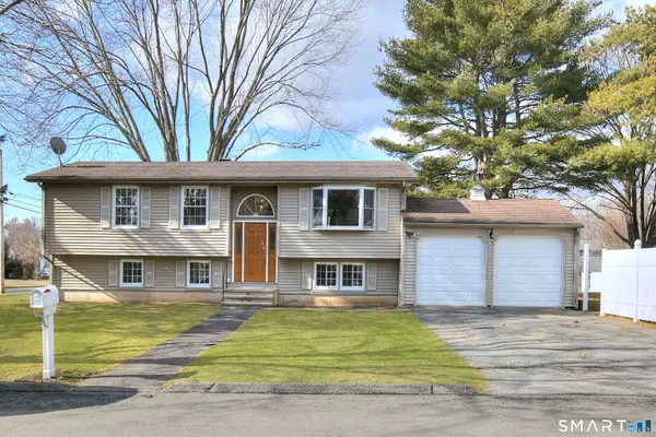 6 Vernon Court, Milford, CT 06461