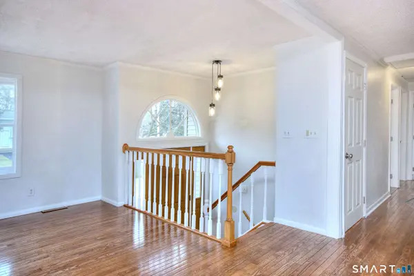 6 Vernon Court, Milford, CT 06461