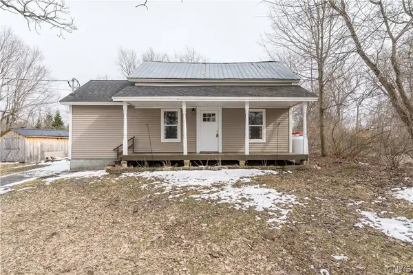20 Garden RD, Philadelphia, NY 13673
