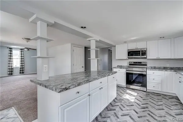 20 Garden RD, Philadelphia, NY 13673