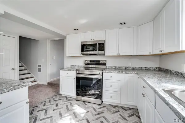 20 Garden RD, Philadelphia, NY 13673