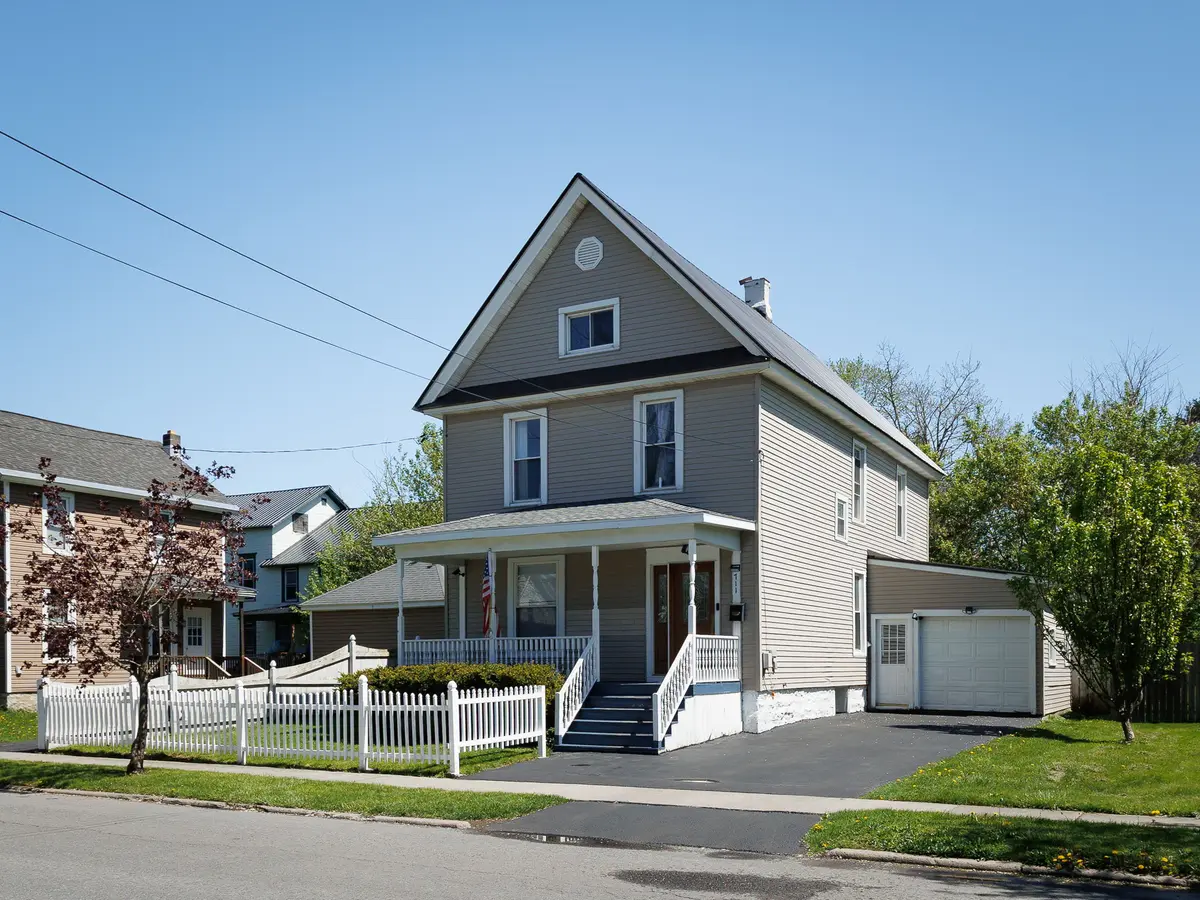 711 Cadwell St, Watertown, NY 13601-4017