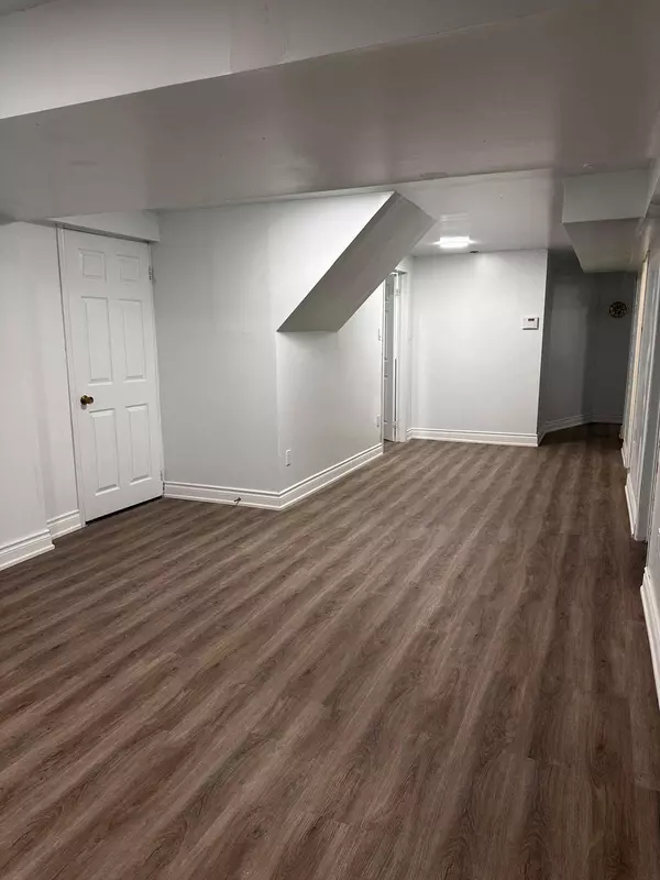 29 Moeller CT, Toronto E09, ON M1E 5C1