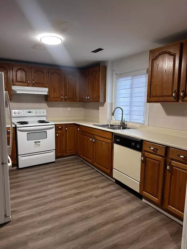 29 Moeller CT, Toronto E09, ON M1E 5C1