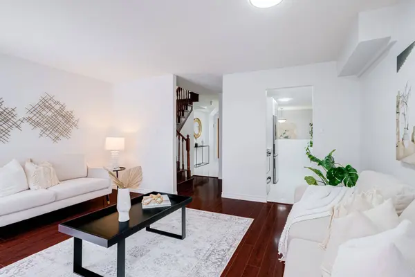 142 Greenbrae Circuit, Toronto E09, ON M1H 1R3