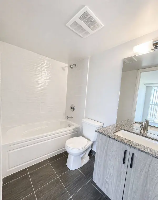 20 Meadowglen PL #2201, Toronto E09, ON M1G 0A8