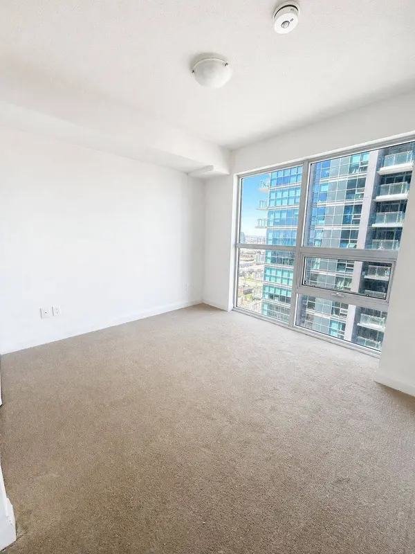 20 Meadowglen PL #2201, Toronto E09, ON M1G 0A8
