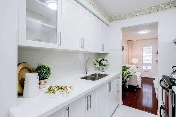 142 Greenbrae Circuit, Toronto E09, ON M1H 1R3