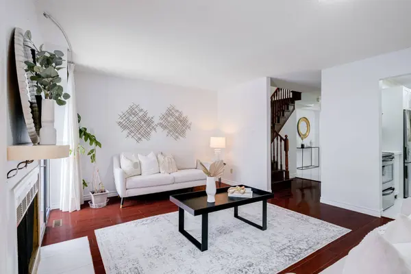 142 Greenbrae Circuit, Toronto E09, ON M1H 1R3