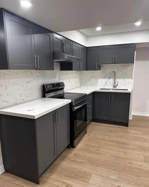 2407 Hibiscus DR, Pickering, ON L1X 0H2