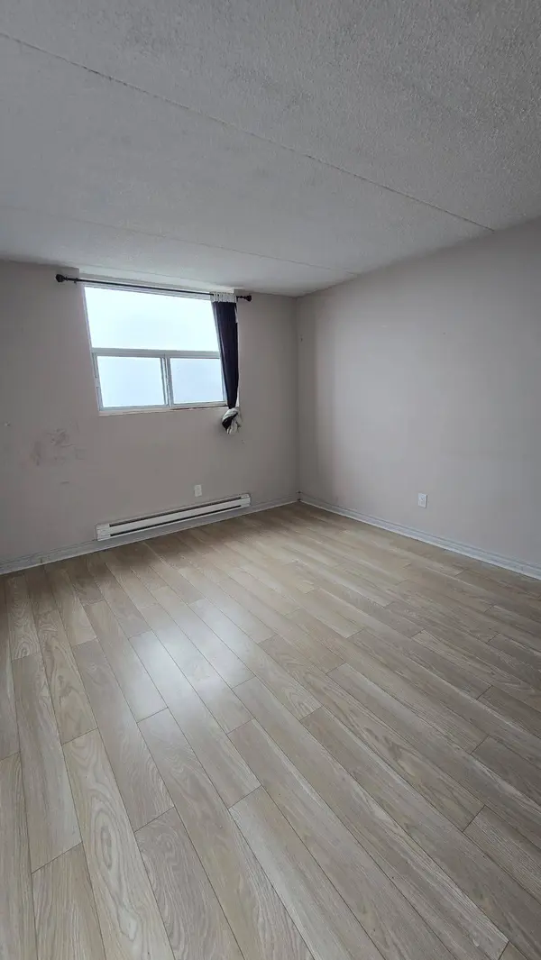 207 Galloway RD #804, Toronto E10, ON M1E 4X3