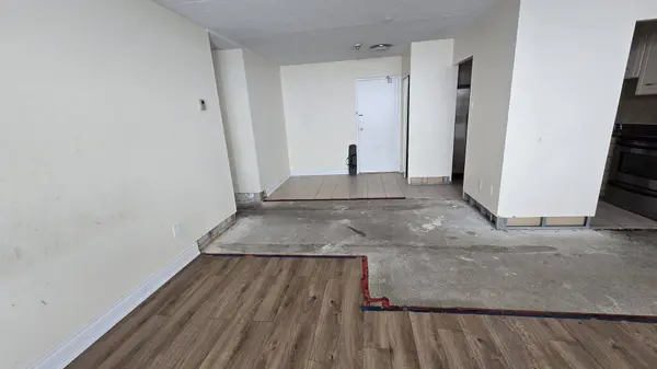 207 Galloway RD #804, Toronto E10, ON M1E 4X3