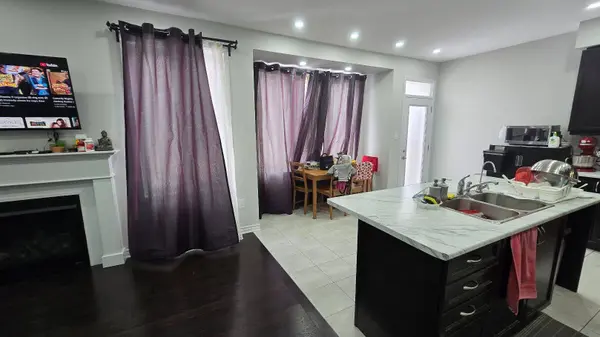 57 Leadenhall RD, Brampton, ON L7A 4G2