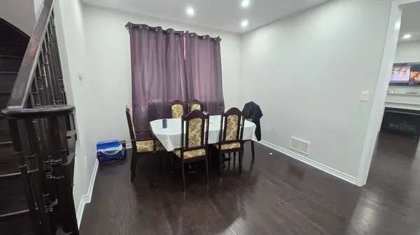 57 Leadenhall RD, Brampton, ON L7A 4G2