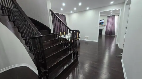 57 Leadenhall RD, Brampton, ON L7A 4G2
