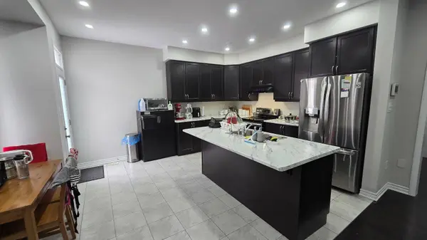 57 Leadenhall RD, Brampton, ON L7A 4G2