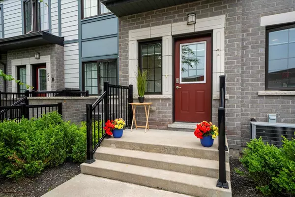 Toronto, ON M6M 0B5,7 Forbes Ave