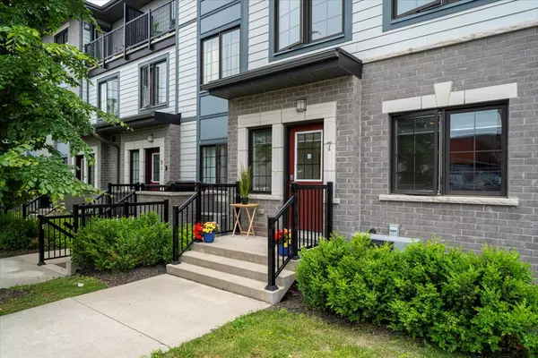 Toronto, ON M6M 0B5,7 Forbes Ave