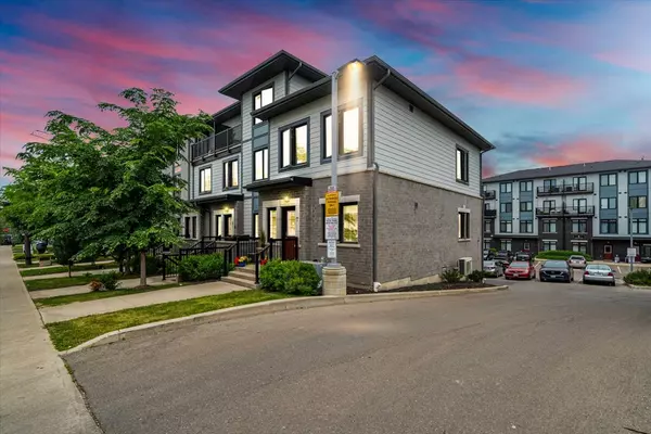 7 Forbes Ave, Toronto, ON M6M 0B5
