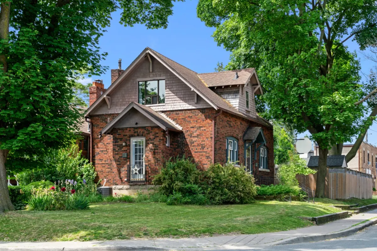 78 Donegall Dr, Toronto, ON M4G 3G5