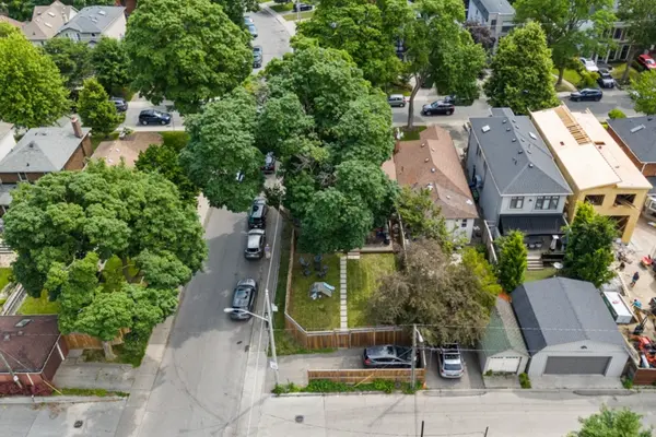 78 Donegall Dr, Toronto, ON M4G 3G5