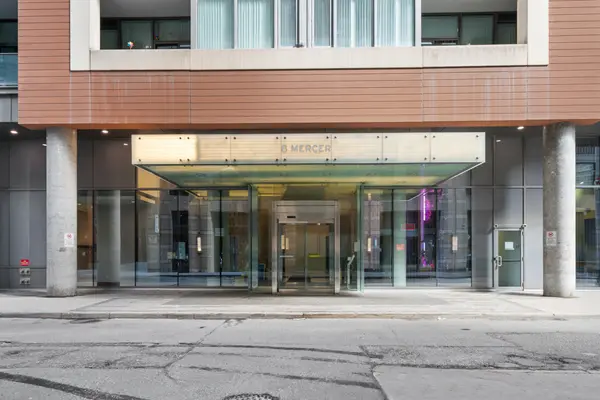 8 Mercer St #Penthouse 3305, Toronto, ON M5V 0C4