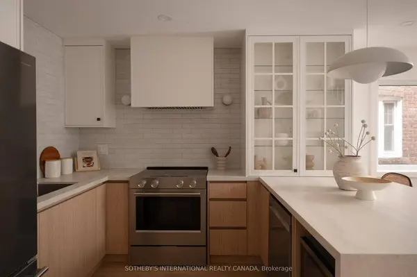 18 Thurston Rd, Toronto, ON M4S 2V7