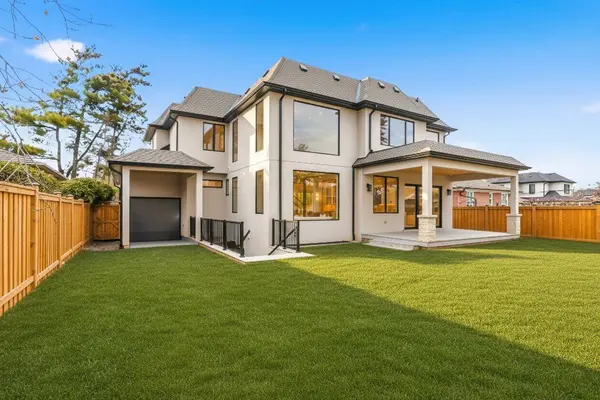 512 Weynway CT, Oakville, ON L6L 4G7